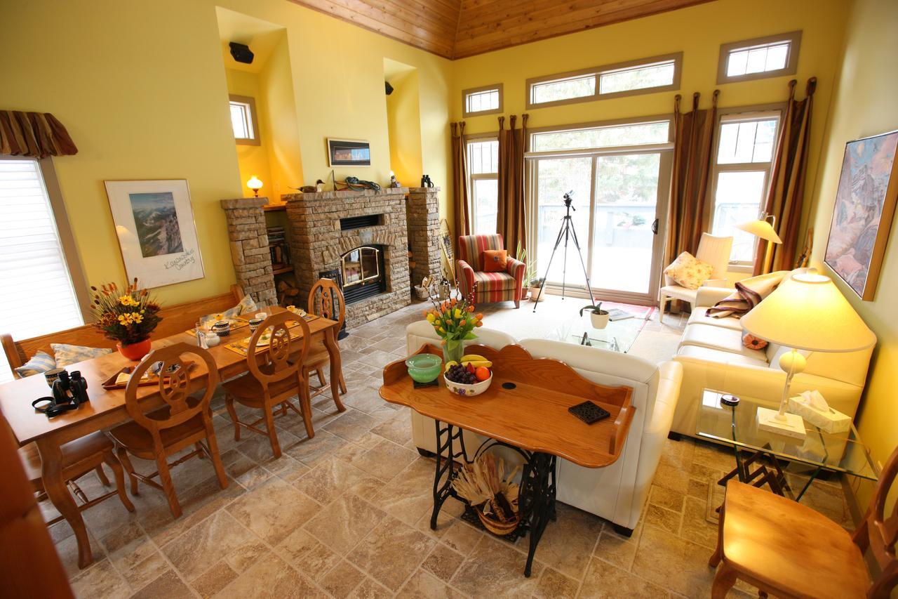 Buffaloberry Bed & Breakfast Bed and Breakfast Banff Buitenkant foto